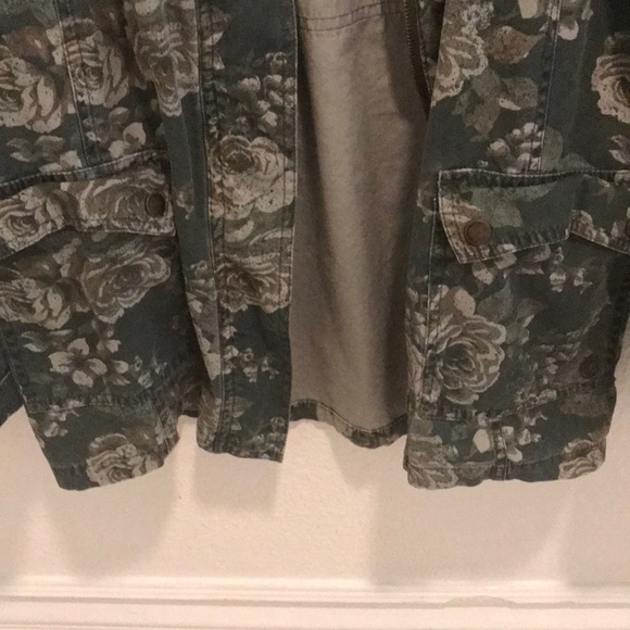 VOLCOM FLOWER GREEN JACKET - Picture 3 of 4